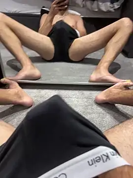 h0rnyguy001 online show from 11-10-25, 10:37