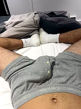 h0rnyguy001 online show from 10-23-25, 06:45