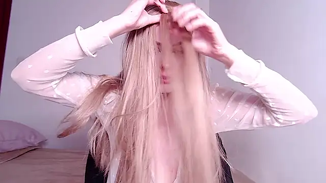caarlywhitee online show from 05-07-26, 12:48