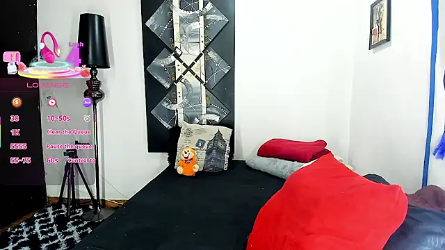 Snapshot of SARAMISHA chatting on 04-06-26, 12:39 SARAMISHA online show from 04-06-26, 12:39