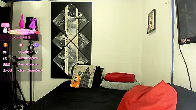 Snapshot of SARAMISHA chatting on 04-03-26, 04:19 SARAMISHA online show from 04-03-26, 04:19