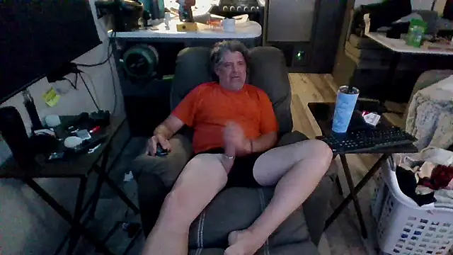 lateniter online show from 04-28-26, 05:34