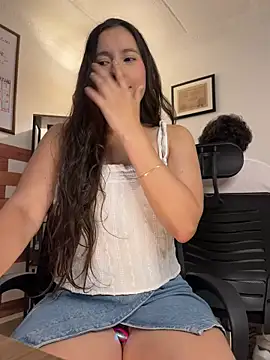 LittleDoll    online show from 10-21-25, 09:47