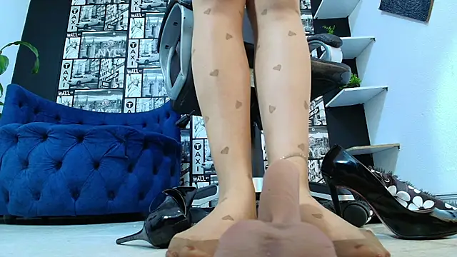 Agata-Moon online show from 12-17-25, 12:04