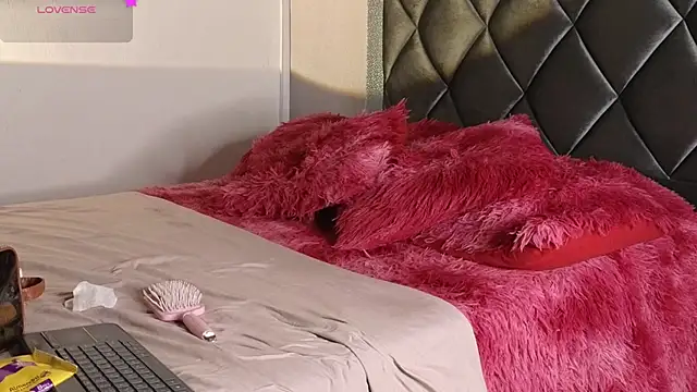 Snapshot of ashley_brend chatting on 02-13-26, 08:42 ashley brend online show from 02-13-26, 08:42