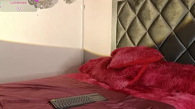 Snapshot of ashley_brend chatting on 02-25-26, 09:36 ashley brend online show from 02-25-26, 09:36