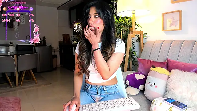 Snapshot of Issa_cooper chatting on 11-12-25, 11:19 Issa cooper online show from 11-12-25, 11:19