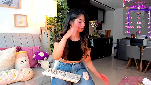 Snapshot of Issa_cooper chatting on 09-24-25, 06:47 Issa cooper online show from 09-24-25, 06:47