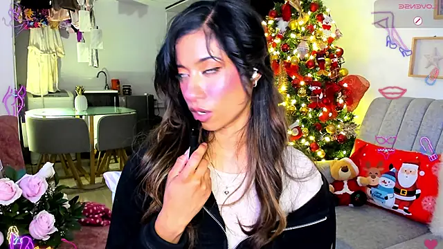 Snapshot of Issa_cooper chatting on 12-13-24, 04:33 Issa cooper online show from 12-13-24, 04:33