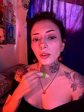 Snapshot of LiliJones_ chatting on 09-14-25, 04:51 LiliJones online show from 09-14-25, 04:51