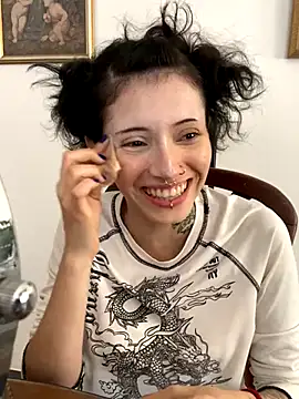 Snapshot of LiliJones_ chatting on 10-22-25, 05:12 LiliJones online show from 10-22-25, 05:12