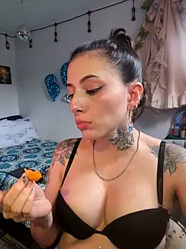 LiliJones  online show from 05-16-26, 10:20