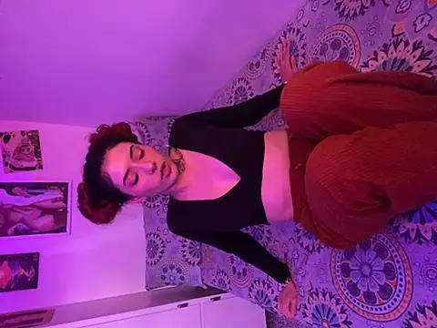 Snapshot of LiliJones_ chatting on 03-15-25, 10:22 LiliJones online show from 03-15-25, 10:22