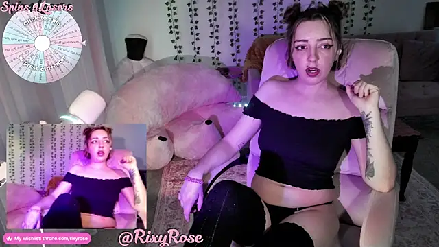 Snapshot of Trixyrose chatting on 07-19-26, 11:40 Trixyrose online show from 07-19-26, 11:40