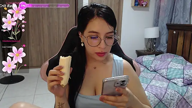 Snapshot of camilita08 chatting on 06-25-26, 09:20 camilita08 online show from 06-25-26, 09:20