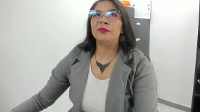 Luna Dumont online show from 12-01-25, 11:11