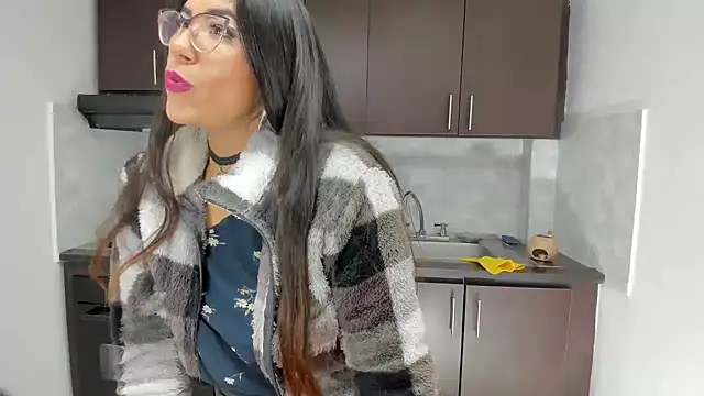 Luna Dumont online show from 05-12-26, 11:05