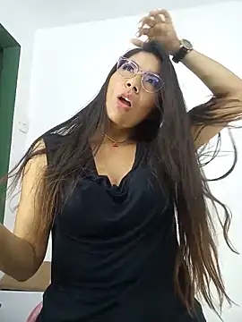 Luna Dumont online show from 06-18-26, 11:26