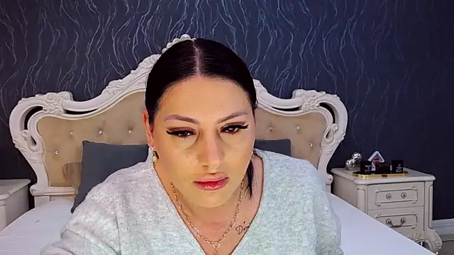 Snapshot of Lauren_Saint chatting on 11-06-25, 09:46 Lauren Saint online show from 11-06-25, 09:46