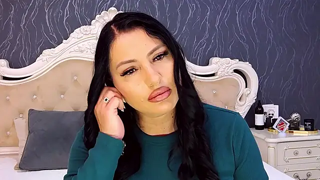 Snapshot of Lauren_Saint chatting on 11-14-25, 08:40 Lauren Saint online show from 11-14-25, 08:40