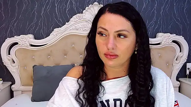 Snapshot of Lauren_Saint chatting on 10-03-25, 11:34 Lauren Saint online show from 10-03-25, 11:34