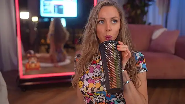 eva fashionista online show from 11-06-25, 07:40