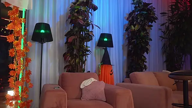 eva fashionista online show from 10-30-25, 06:49