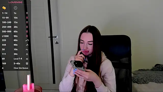 Kimmberr online show from 10-30-25, 06:23