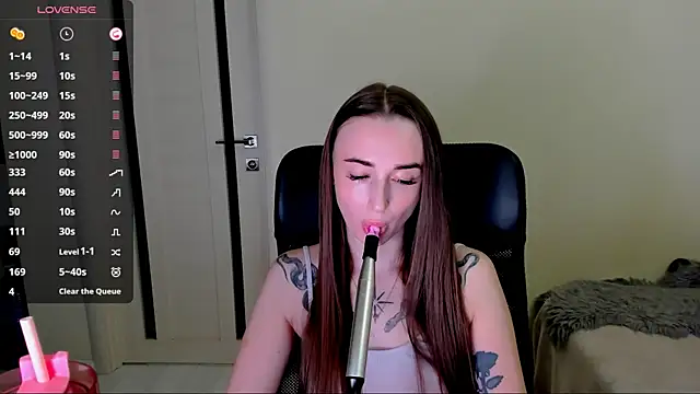 Kimmberr online show from 12-04-25, 02:43