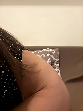 AniGi- online show from 10-25-25, 04:18