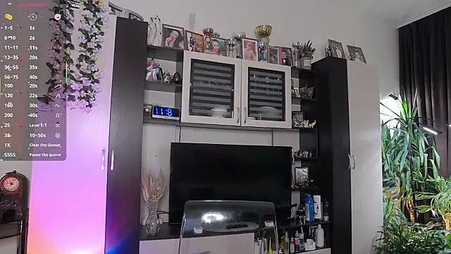 SheilaRyan online show from 03-09-26, 05:11