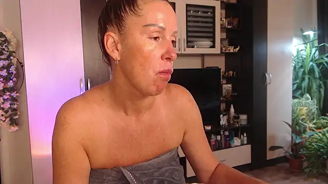 SheilaRyan online show from 10-12-25, 04:58