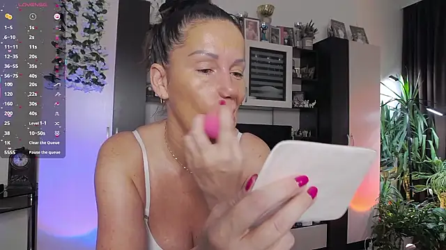 SheilaRyan online show from 03-10-26, 05:22