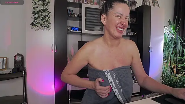 SheilaRyan online show from 03-22-26, 06:04