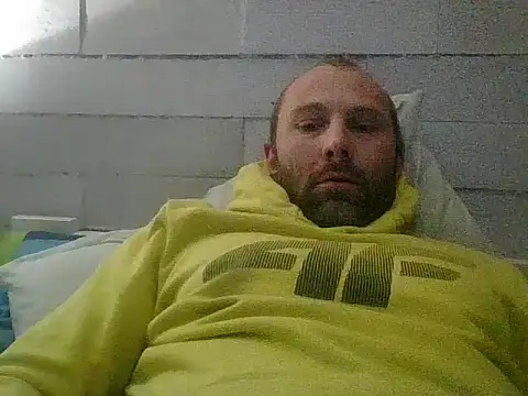 Snapshot of Piter9023 chatting on 10-05-25, 07:04 Piter9023 online show from 10-05-25, 07:04