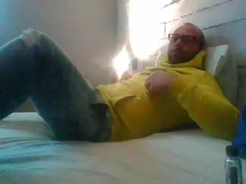 Snapshot of Piter9023 chatting on 10-05-25, 06:59 Piter9023 online show from 10-05-25, 06:59