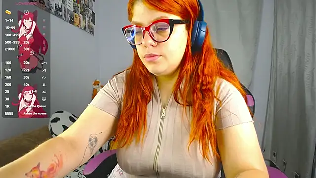 lucie nicolls online show from 03-10-25, 08:23