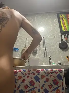 Snapshot of maybelline69 chatting on 04-04-26, 01:12 maybelline69 online show from 04-04-26, 01:12