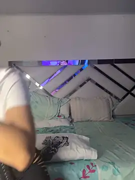 Snapshot of maybelline69 chatting on 04-09-26, 06:19 maybelline69 online show from 04-09-26, 06:19