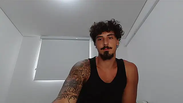 Snapshot of milkoffe chatting on 02-20-26, 03:36 milkoffe online show from 02-20-26, 03:36