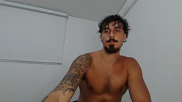 Snapshot of milkoffe chatting on 02-18-26, 09:55 milkoffe online show from 02-18-26, 09:55