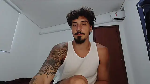 Snapshot of milkoffe chatting on 02-10-26, 02:38 milkoffe online show from 02-10-26, 02:38