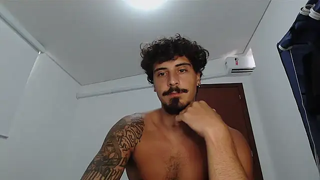 Snapshot of milkoffe chatting on 02-08-26, 02:59 milkoffe online show from 02-08-26, 02:59