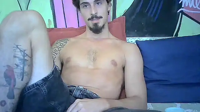 Snapshot of milkoffe chatting on 02-19-25, 07:26 milkoffe online show from 02-19-25, 07:26