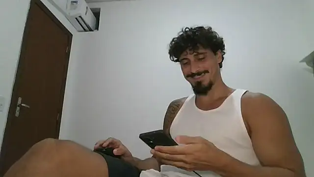 Snapshot of milkoffe chatting on 02-02-26, 01:04 milkoffe online show from 02-02-26, 01:04