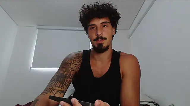 Snapshot of milkoffe chatting on 02-19-26, 12:35 milkoffe online show from 02-19-26, 12:35