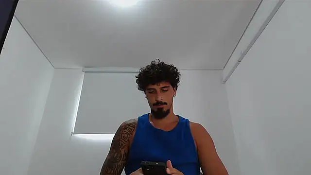 Snapshot of milkoffe chatting on 02-25-26, 02:17 milkoffe online show from 02-25-26, 02:17