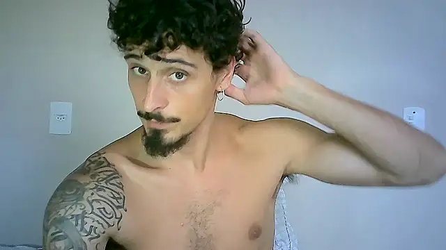 Snapshot of milkoffe chatting on 01-29-25, 06:28 milkoffe online show from 01-29-25, 06:28