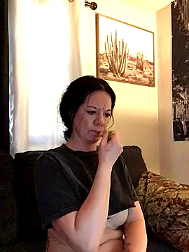 SidneyRaee online show from 10-06-25, 04:52