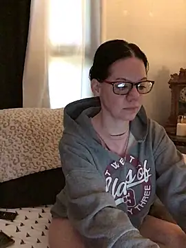 SidneyRaee online show from 04-23-26, 05:58